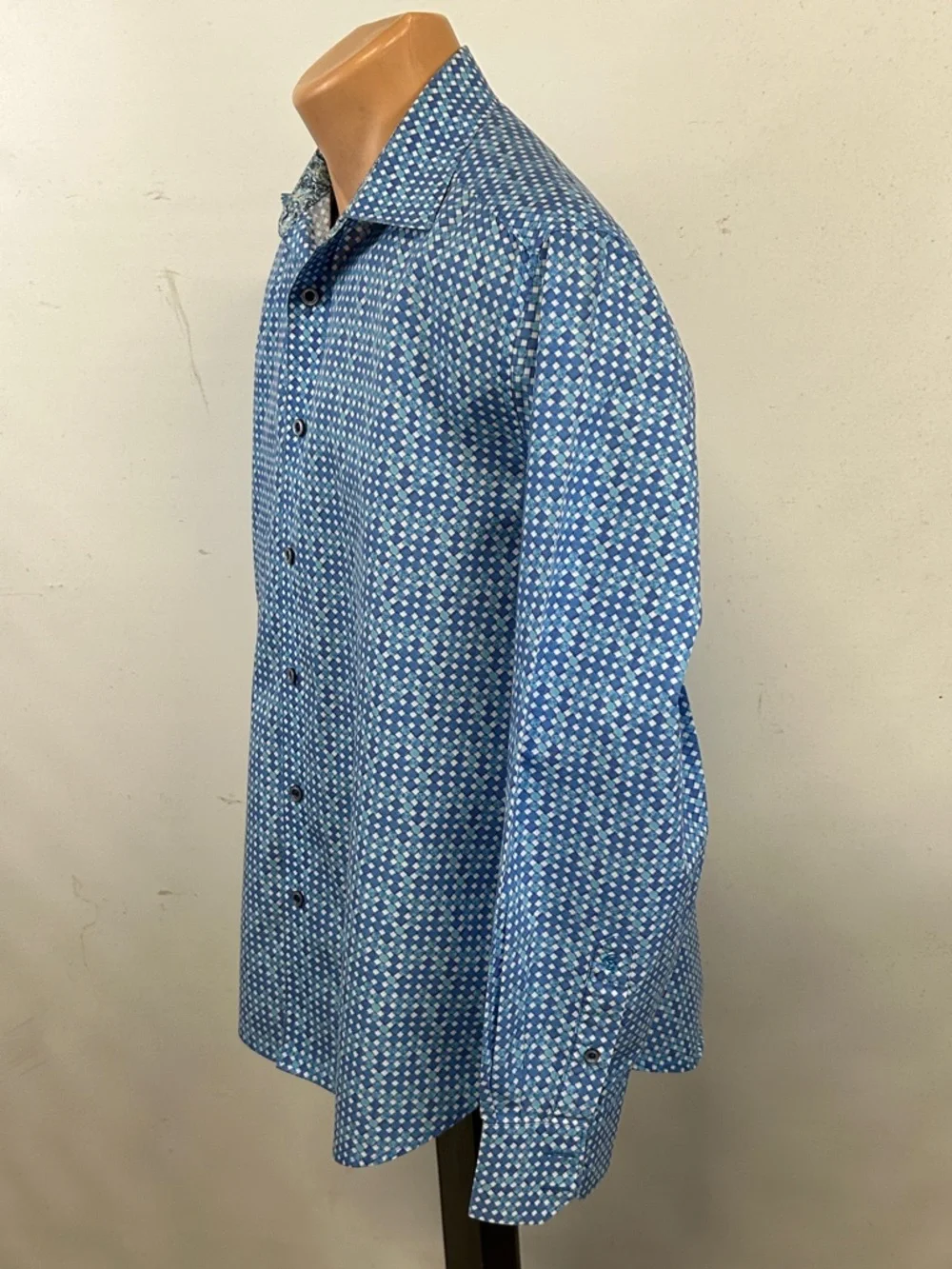 Robert Graham long sleeve button down shirt.  XL - Picture 5 of 7